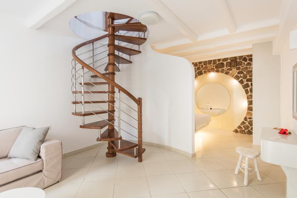 Secret Earth Villas - Santorini Kamári Buitenkant foto